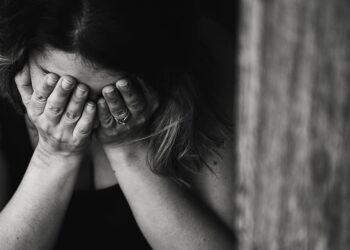 LOS DERECHOS HUMANOS Y LA SOCIEDAD ANALGÉSICA