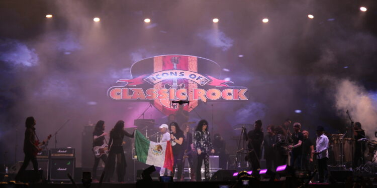 Las leyendas de ICONS OF CLASSIC ROCK hicieron explotar la adrenalina de la Feria de San Marcos en Aguascalientes México