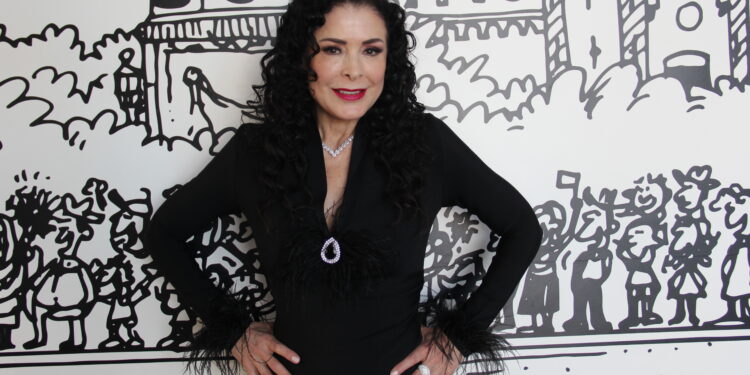LOURDES MUNGUÍA LA ESPECTACULAR DAMA DE MÉXICO