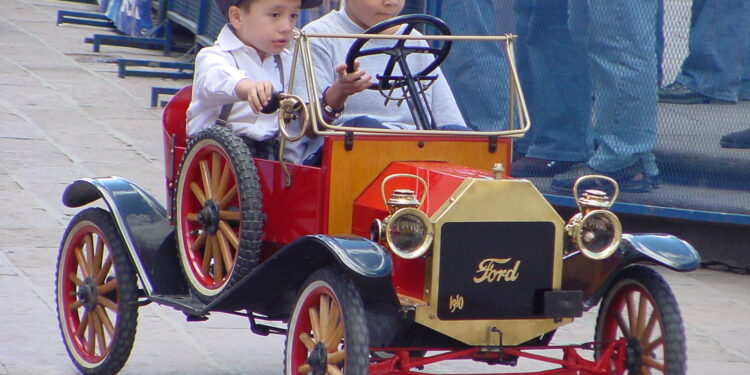 CARRERA DEL RECUERDO DE AUTOS ANTIGUOS SLP 2005