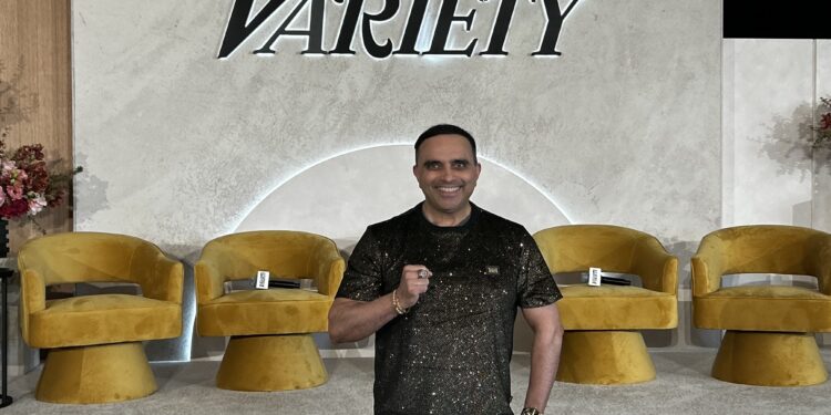 Rehan Jalali es cineasta, autor superventas reconocido internacionalmente, presentador de radio, influencer, conferencista TED y gurú del fitness en Hollywood