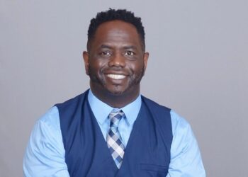 Rashad Woods y el Podcast T.R.O.N.: Una Profundización en la Curiosidad