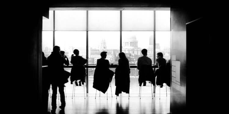 Capacitación vs. Formación: El Error Común en el Desarrollo del Capital Humano